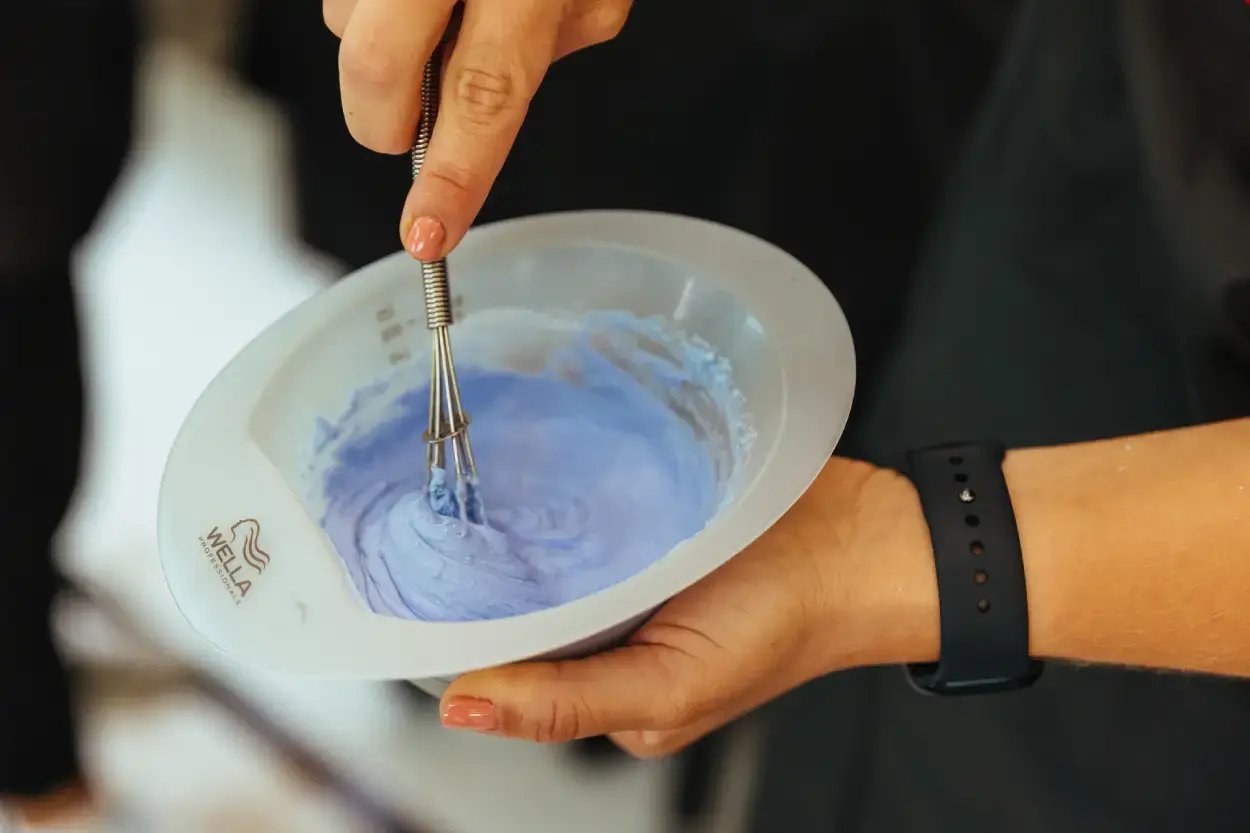 Haare färben Haarfarbe mischen KLIER Friseur