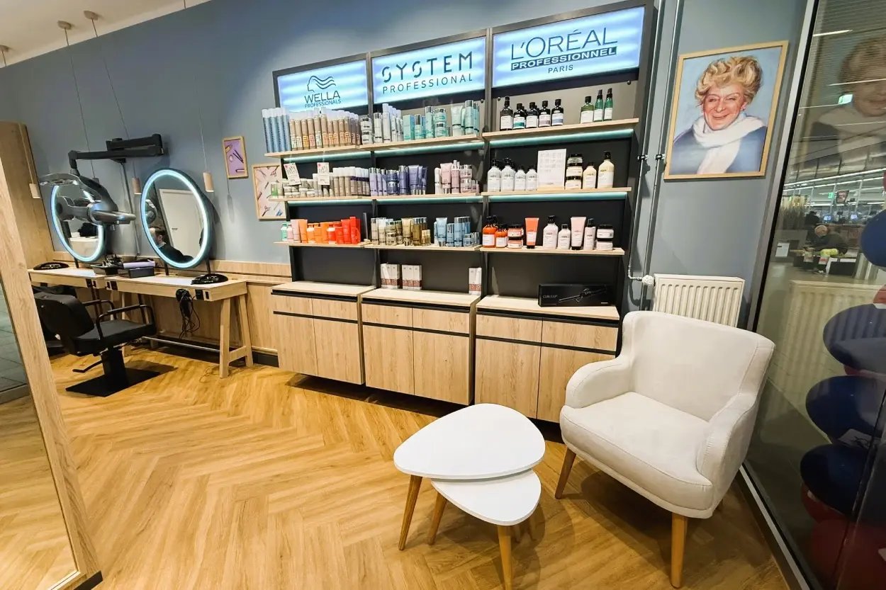 KLIER Salon Konzept Einrichtung Friseursalon Gemütlich